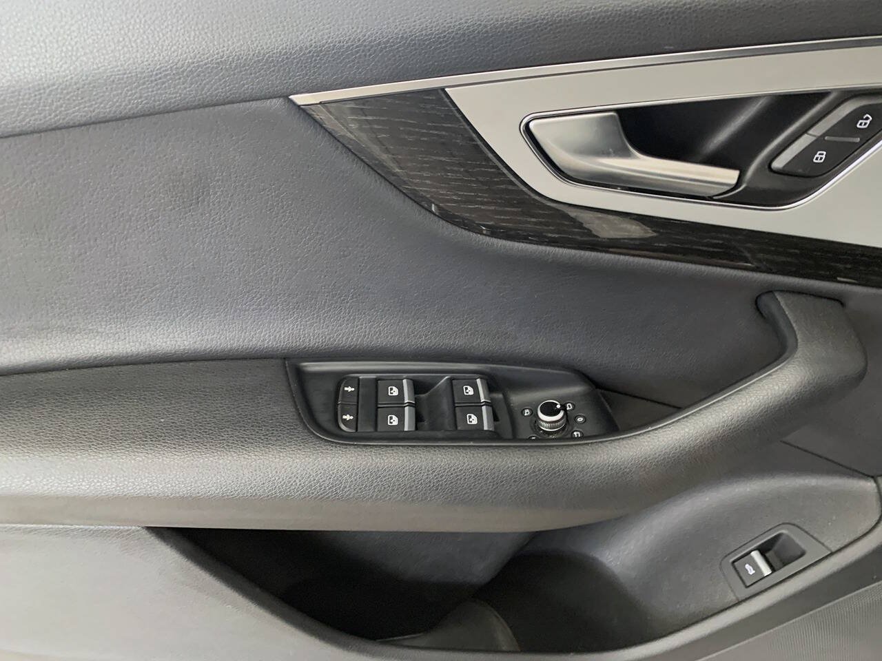 Used 2019 Audi Q7 2.0T Premium w/ Convenience Package AWD/4WD image 19