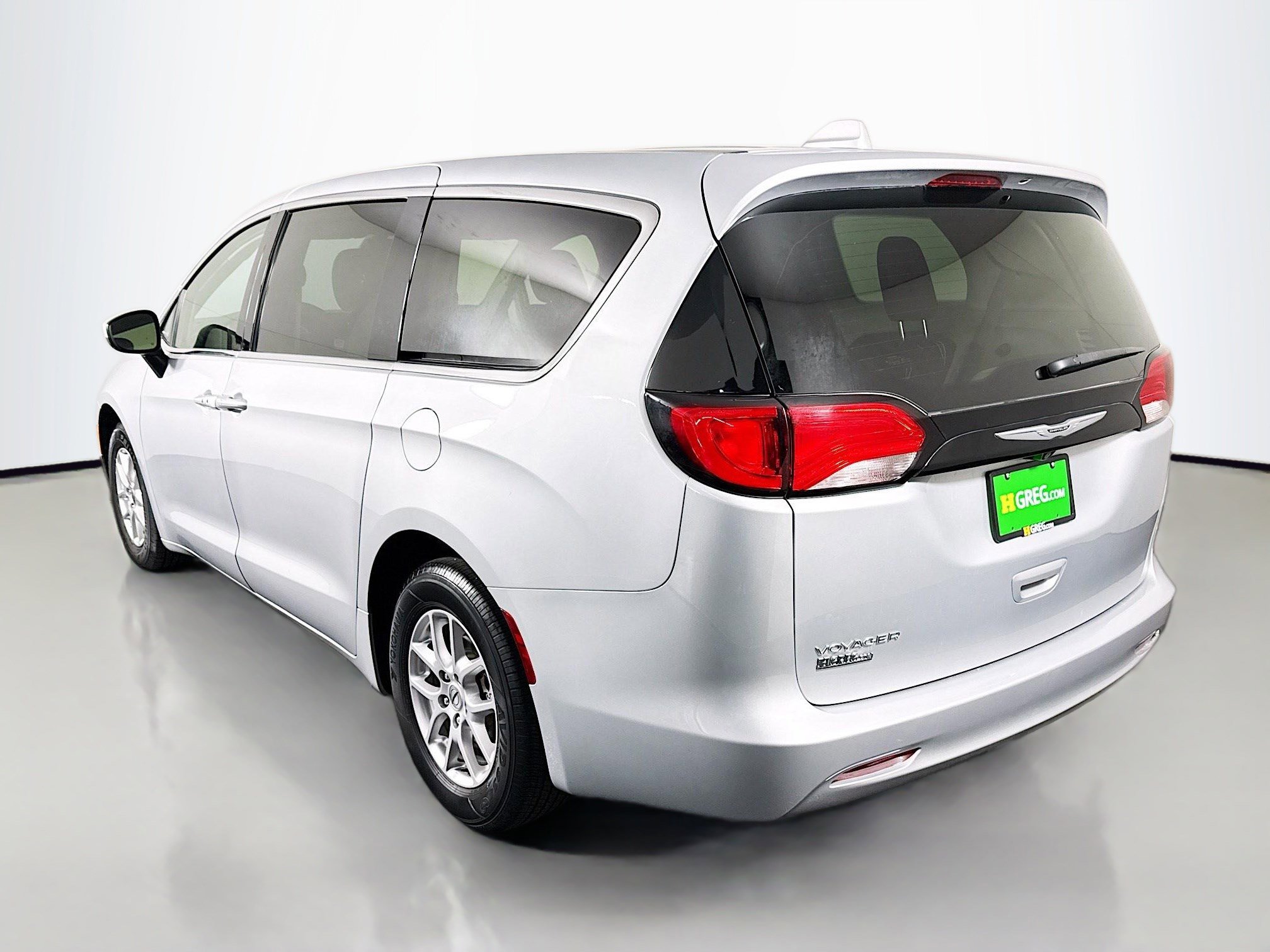 Used 2023 Chrysler Voyager LX FWD image 7
