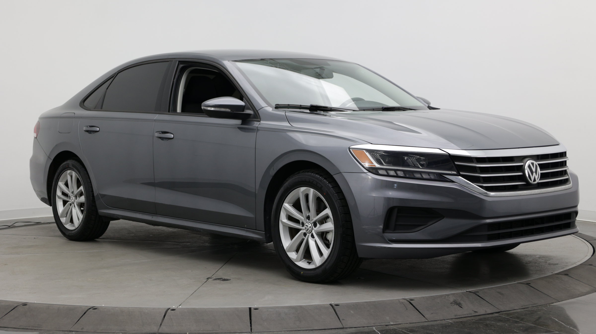 Used 2021 Volkswagen Passat 2.0T S FWD image 3