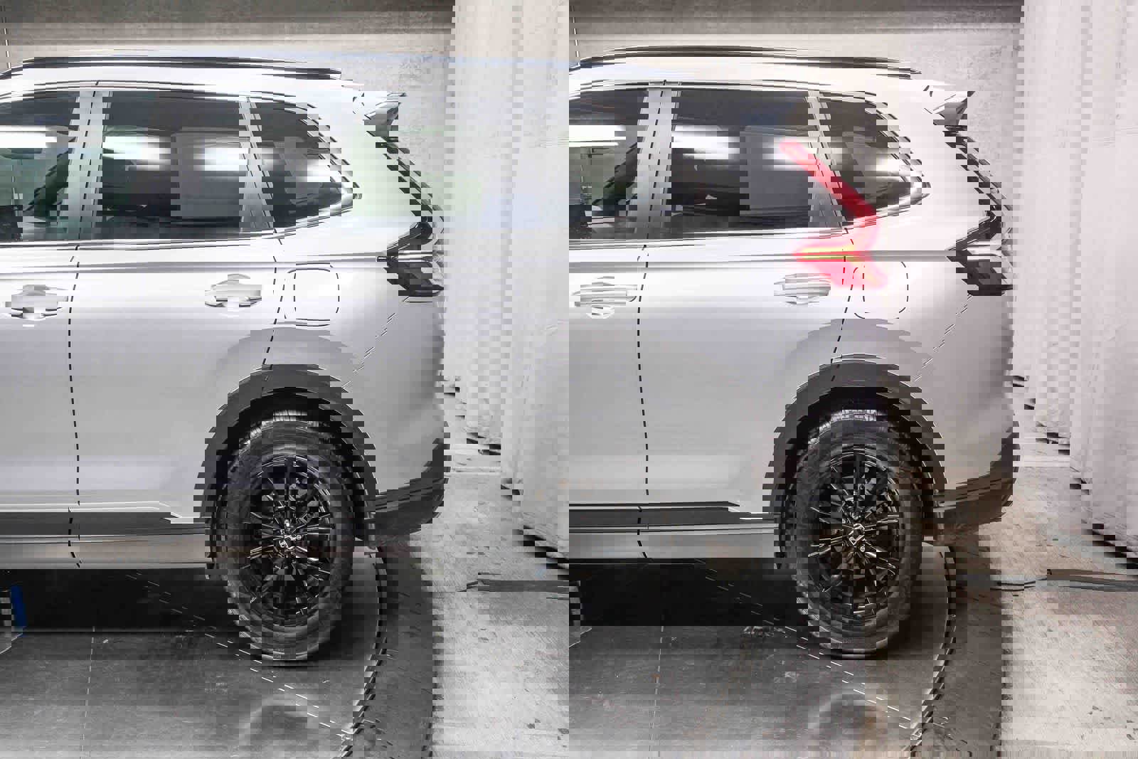 Used 2025 Honda CR-V Sport image 8