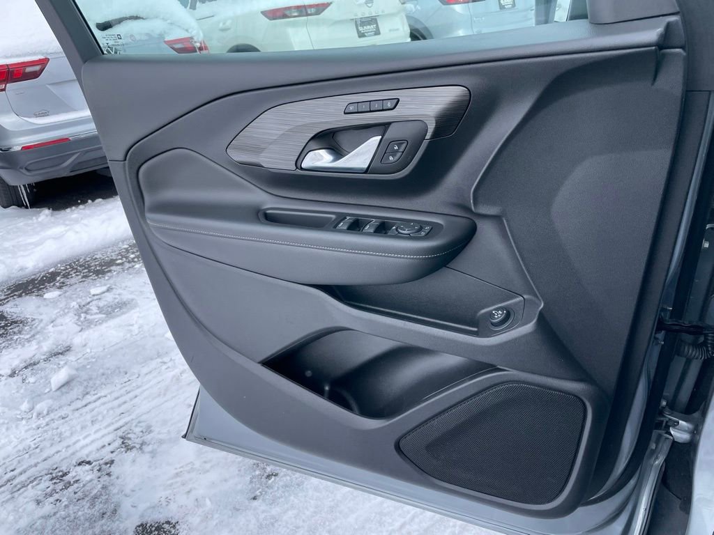 Used 2023 GMC Terrain SLT image 51