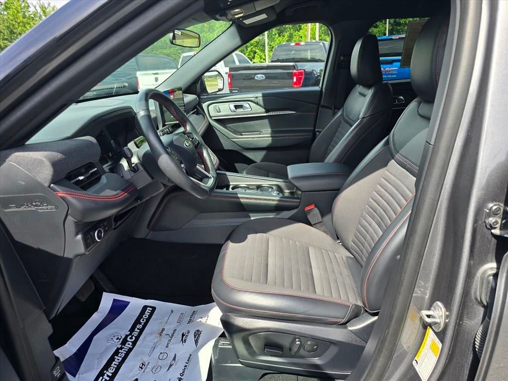 Used 2025 Ford Explorer ST-Line AWD/4WD image 12