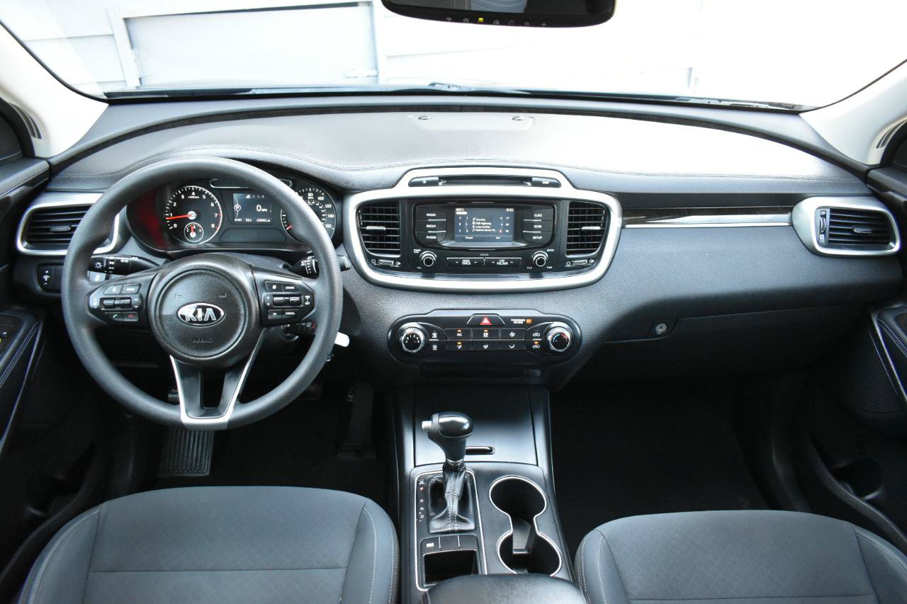 Used 2016 Kia Sorento FWD image 11