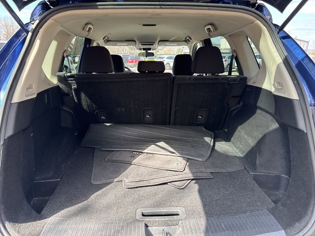 Used 2023 Nissan Rogue SV FWD image 34