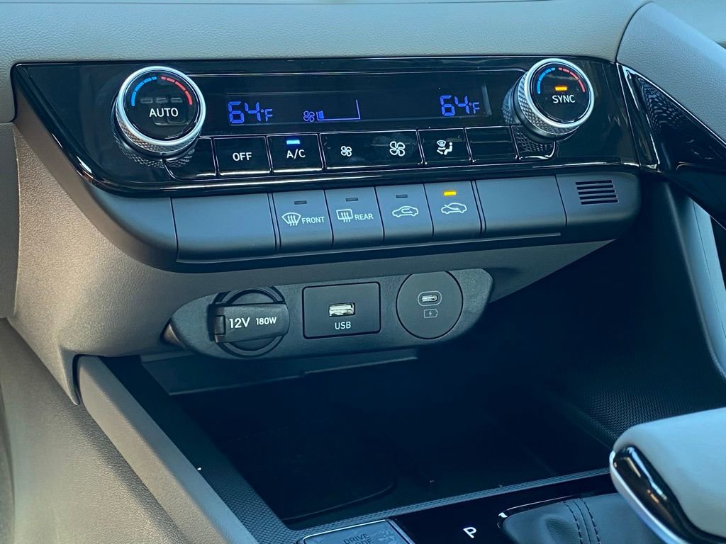 New 2025 Hyundai Elantra SEL FWD image 16