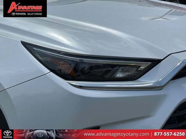 Certified 2024 Toyota Grand Highlander AWD image 12