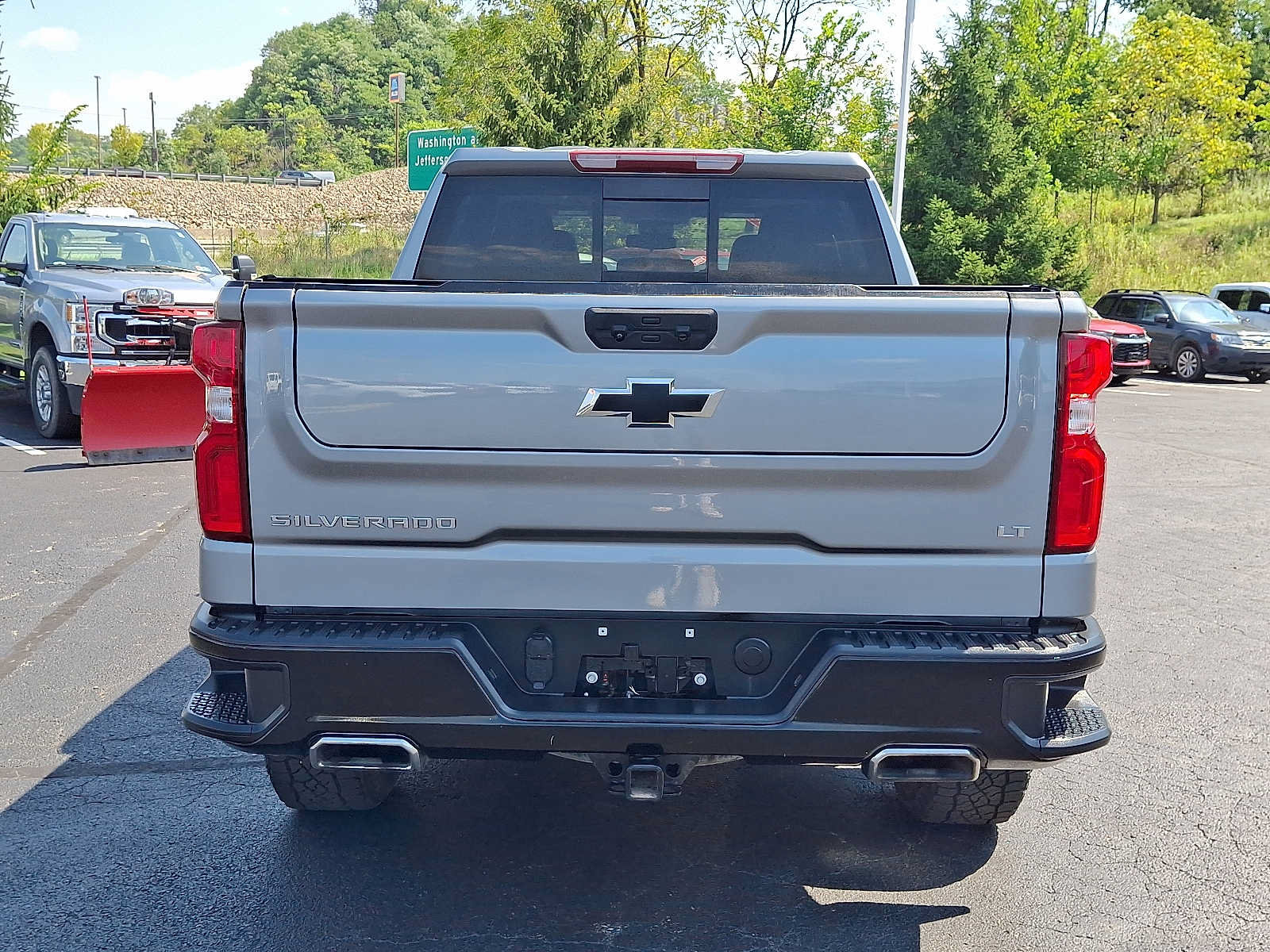 Used 2024 Chevrolet Silverado 1500 LT Trail Boss w/ Convenience Package II AWD/4WD image 5