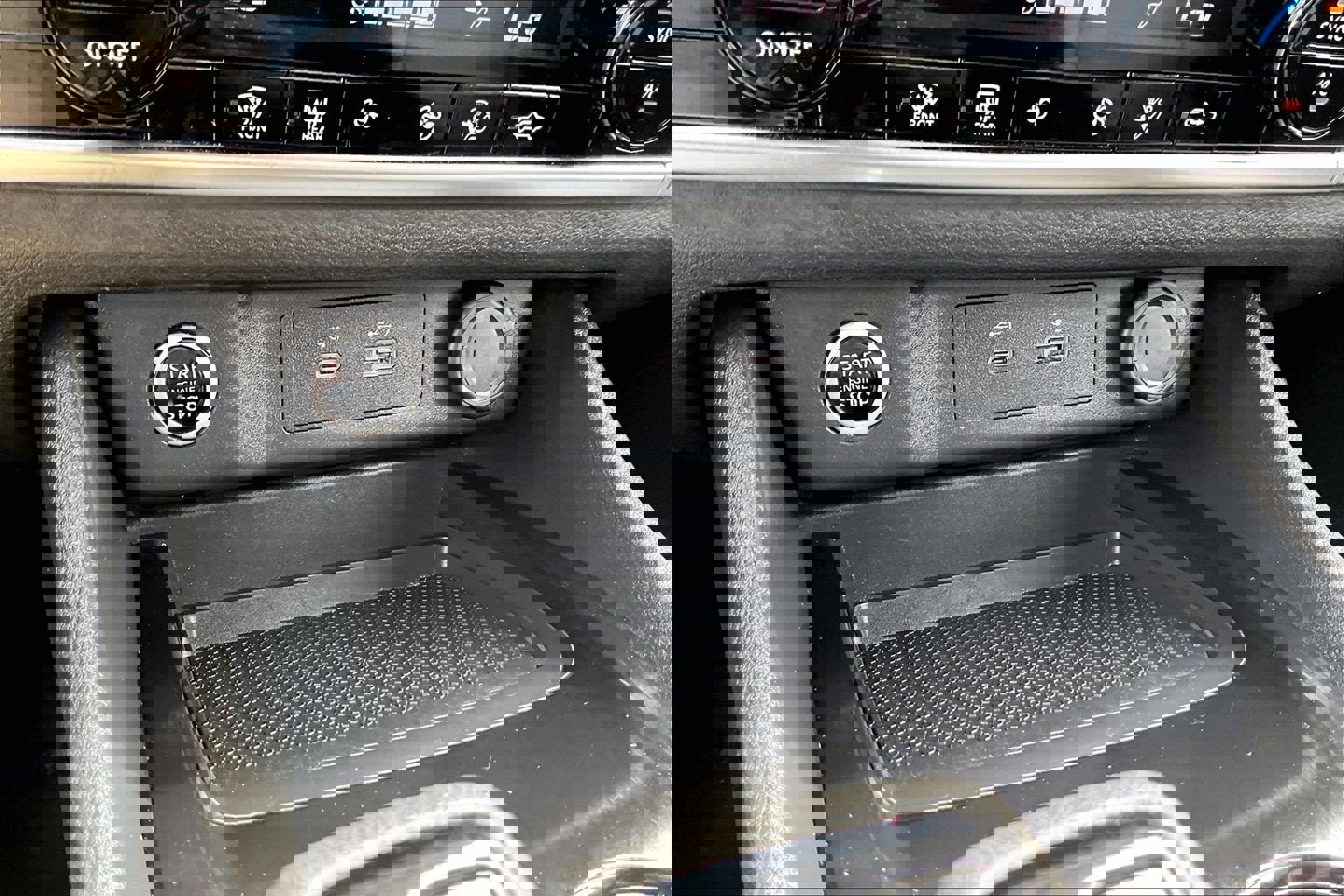 Used 2023 Nissan Rogue SV image 30