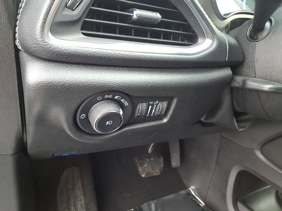 Used 2023 Chrysler Pacifica Limited w/ S Appearance Package image 14