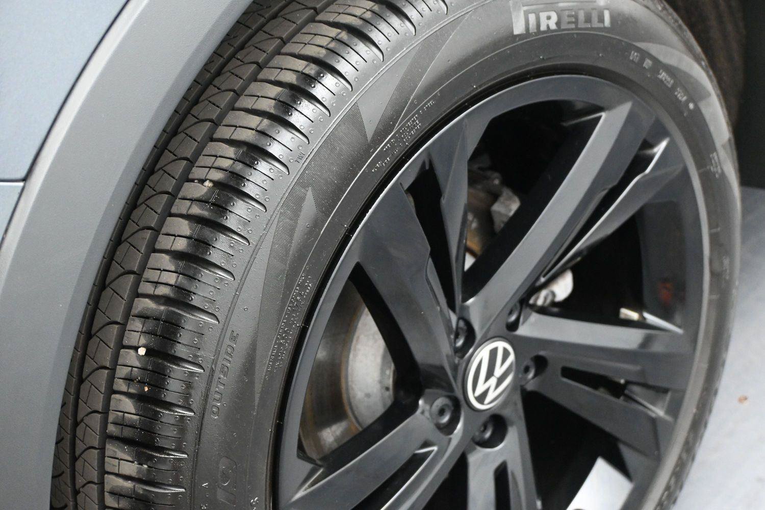 Certified 2024 Volkswagen Tiguan SE R-Line AWD/4WD image 14