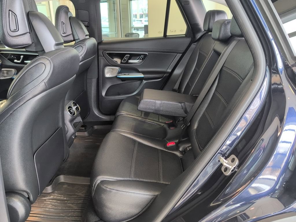 Used 2023 Mercedes-Benz GLC 300 4MATIC image 34