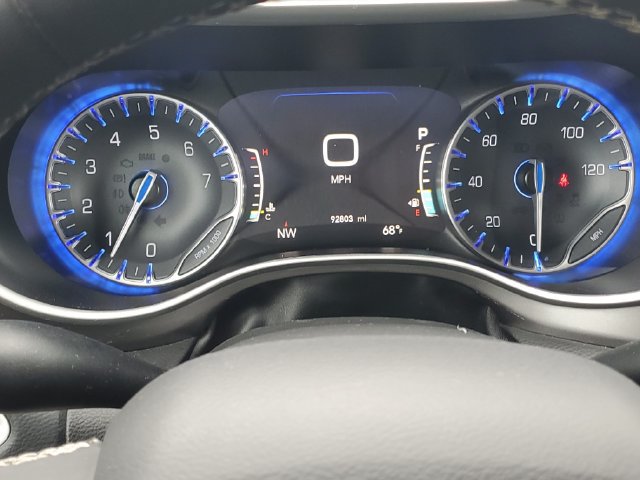 Used 2023 Chrysler Pacifica Touring-L FWD image 20