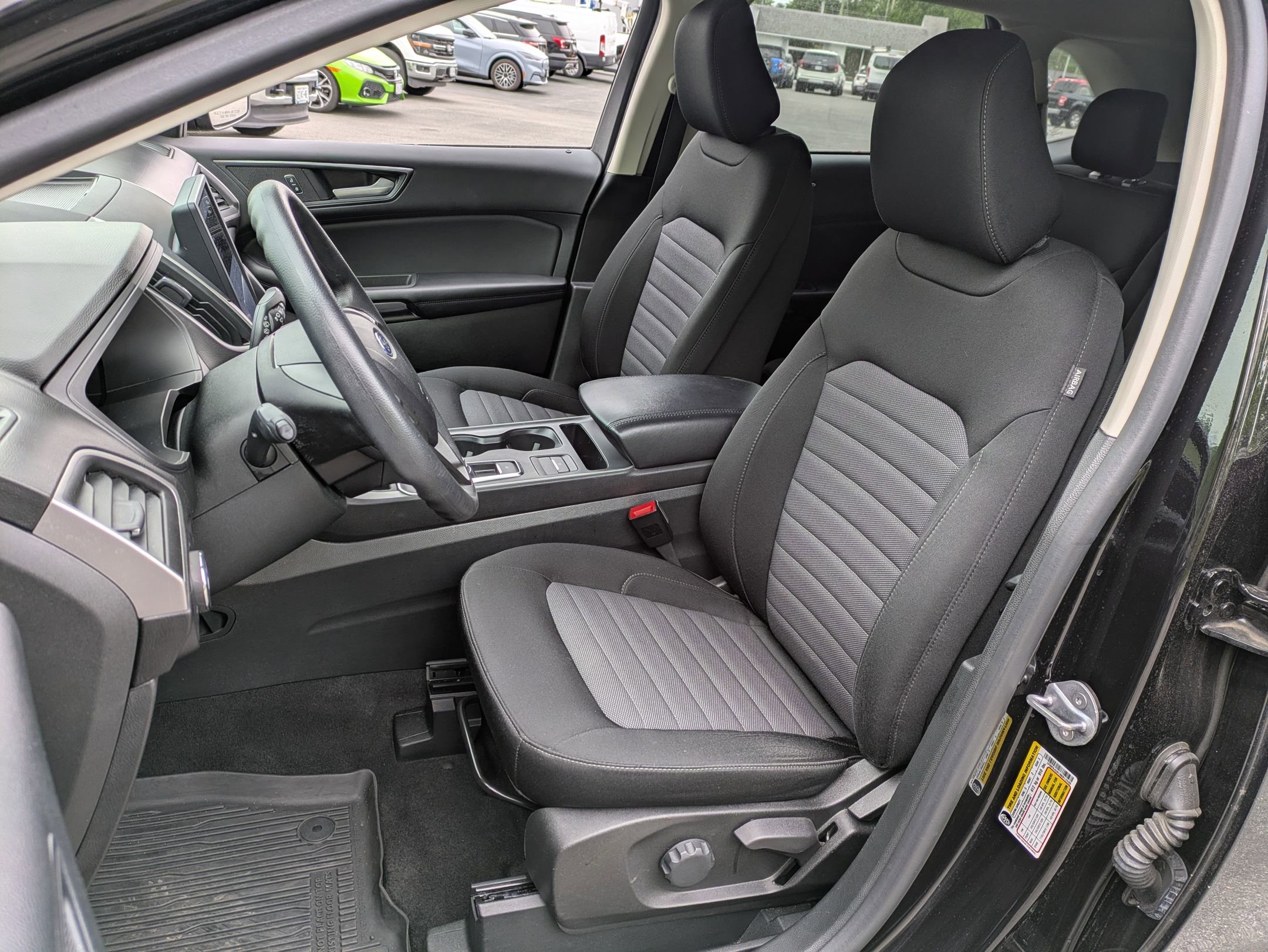 Used 2022 Ford Edge SE w/ Black Appearance Package AWD/4WD image 7
