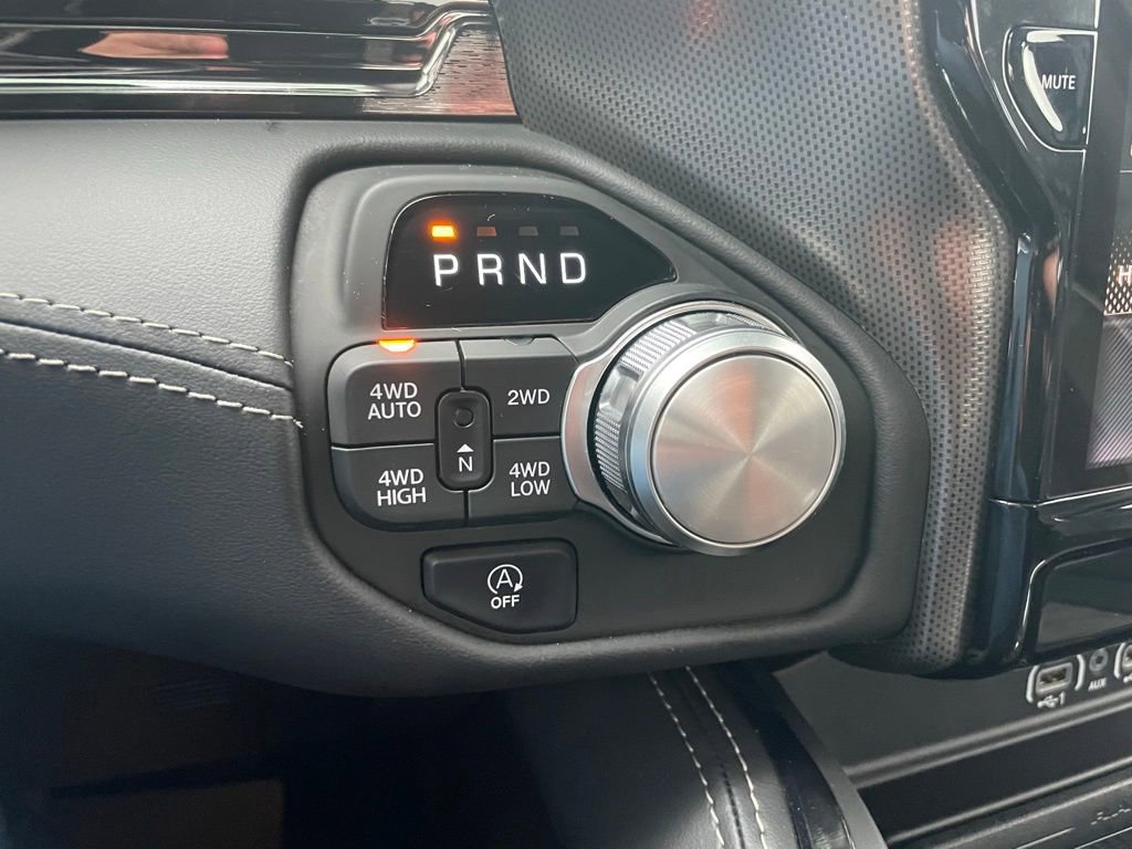 Used 2025 RAM 1500 Limited AWD/4WD image 11