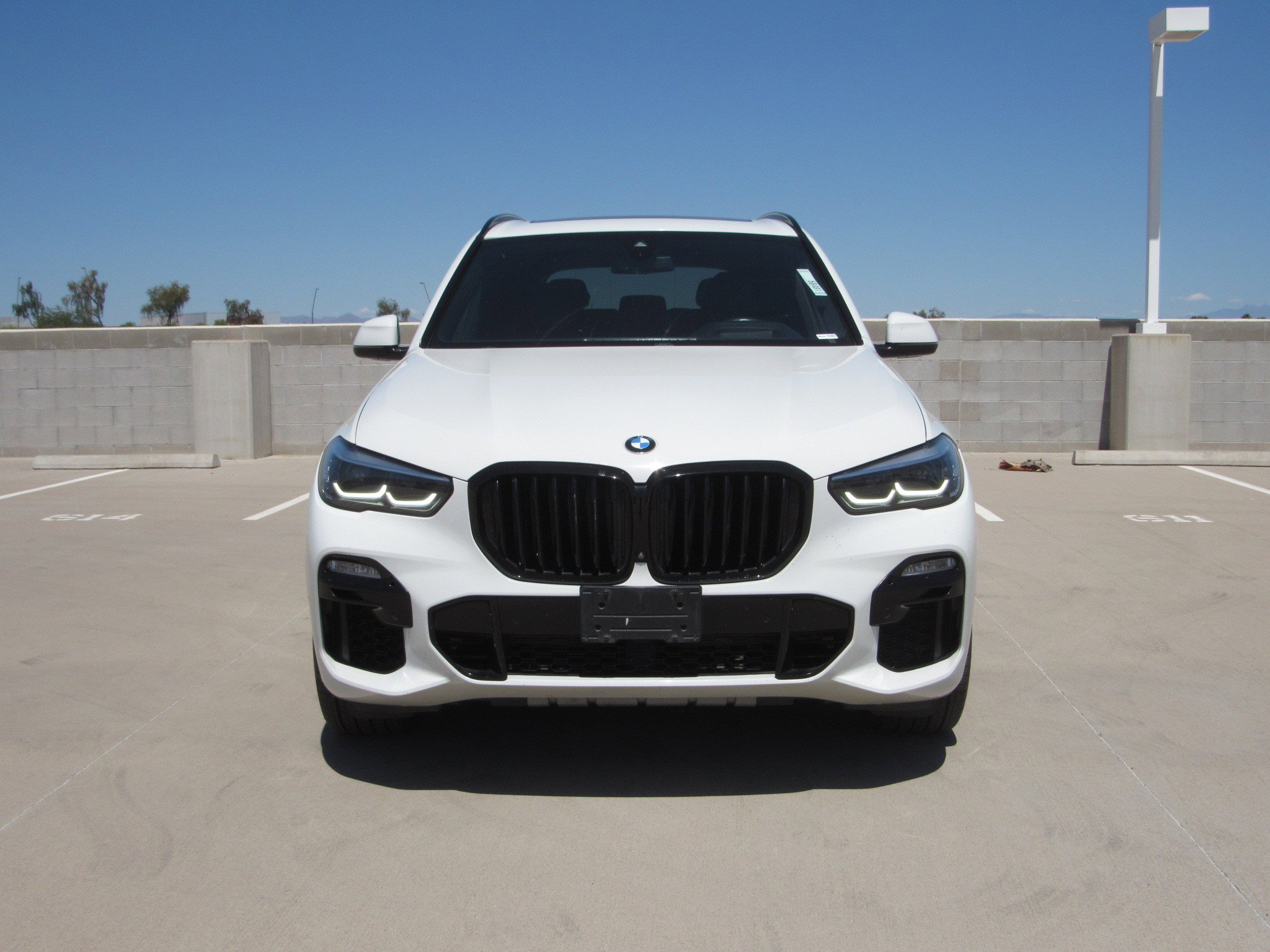 Used 2020 BMW X5 xDrive40i w/ M Sport Package image 3
