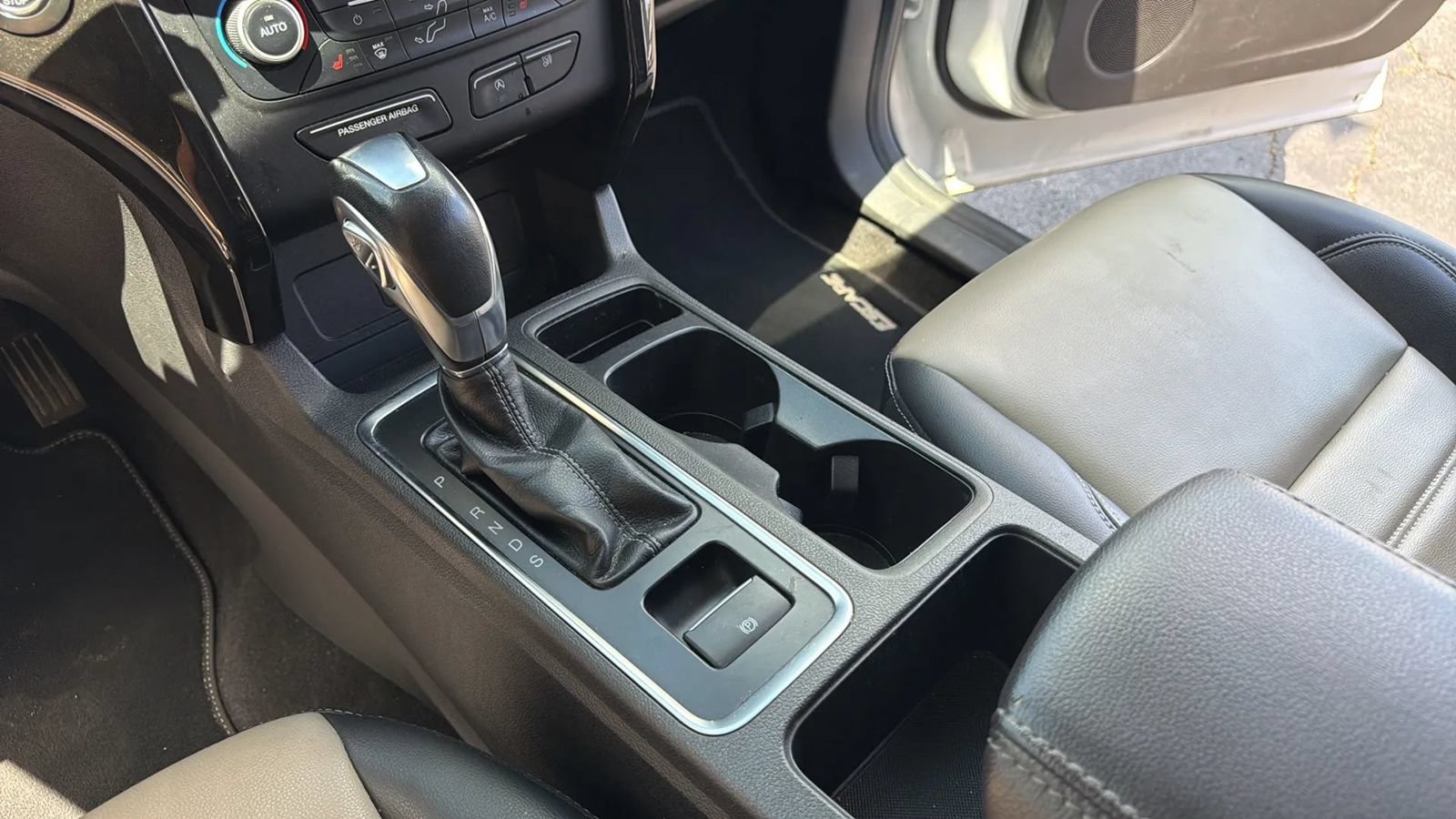 Used 2019 Ford Escape SEL AWD/4WD image 18