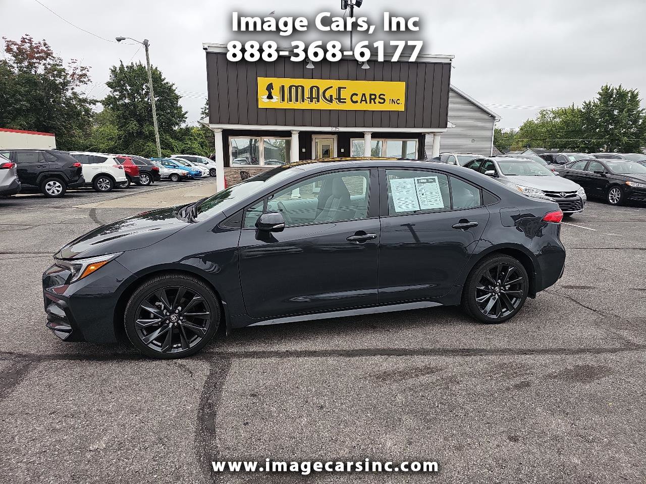 Used 2025 Toyota Corolla SE w/ SE Premium Package image 1