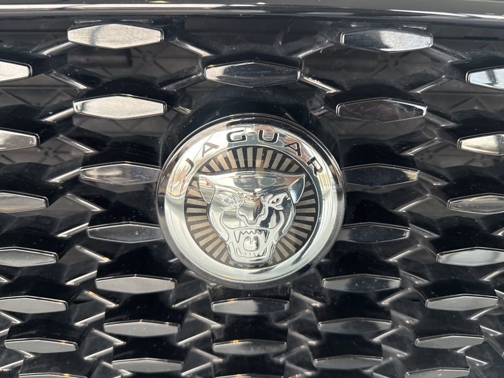 Used 2025 Jaguar F-PACE R-Dynamic S AWD/4WD image 9