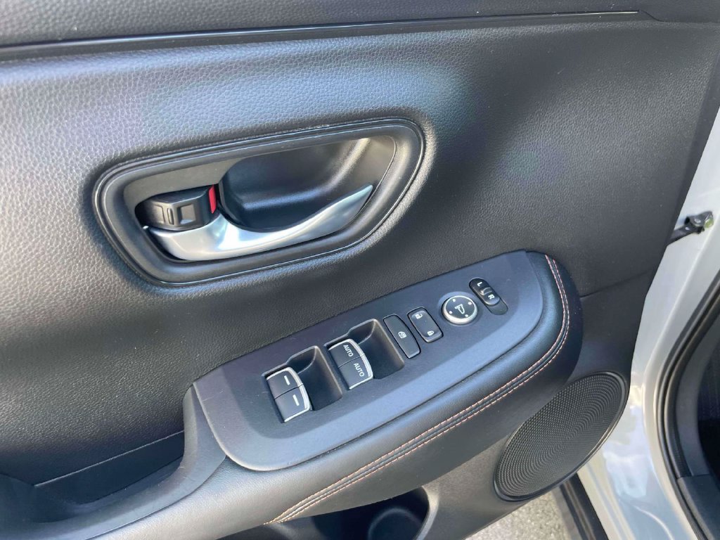 Certified 2025 Honda HR-V Sport image 18