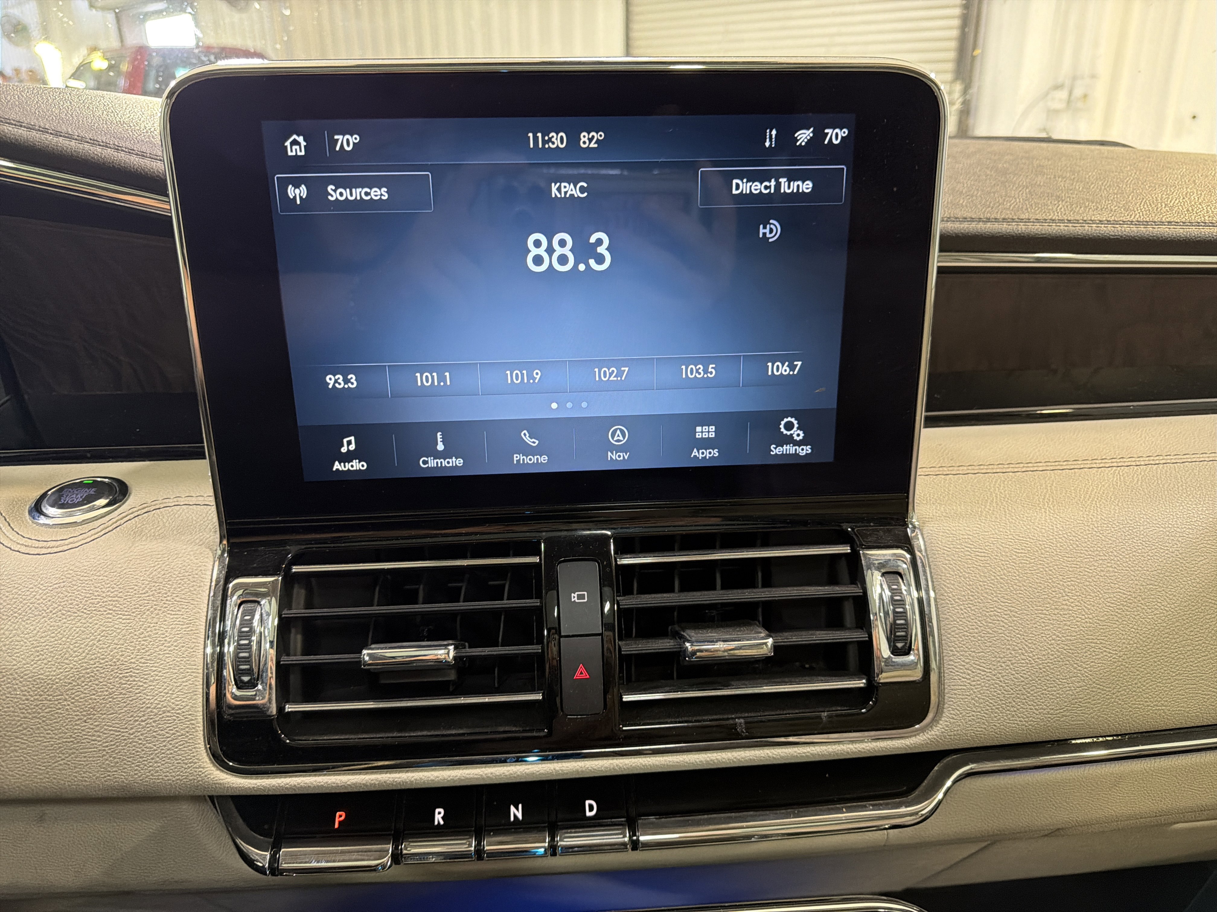 Used 2020 Lincoln Navigator Reserve w/ Luxury Package RWD image 17