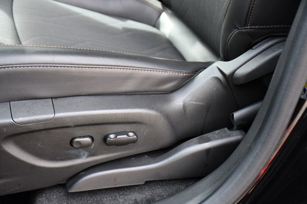 Used 2022 Chevrolet Trax LT w/ LT Convenience Package AWD/4WD image 24