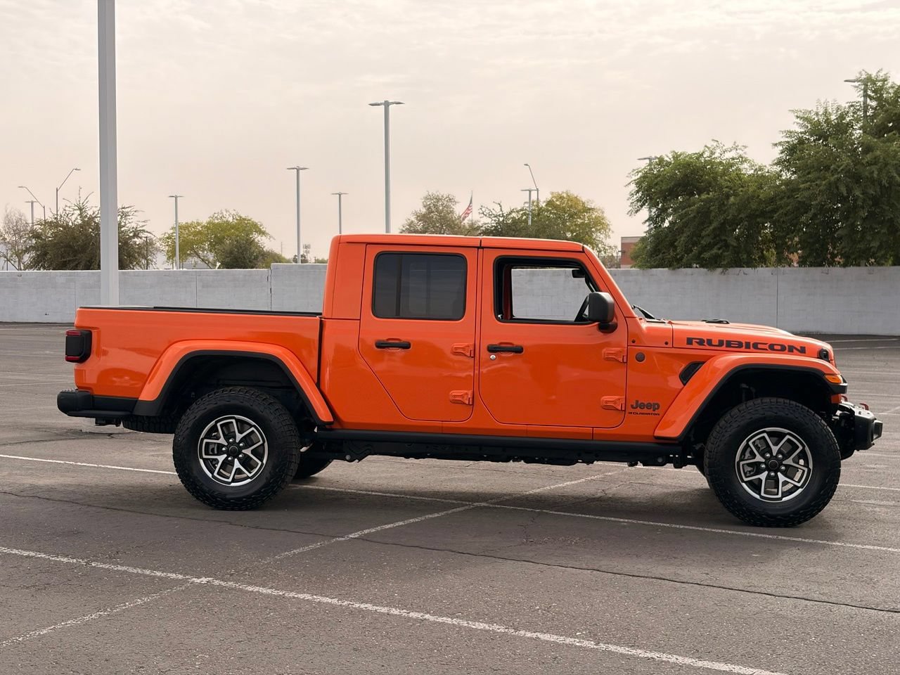 Used 2025 Jeep Gladiator Rubicon AWD/4WD image 7
