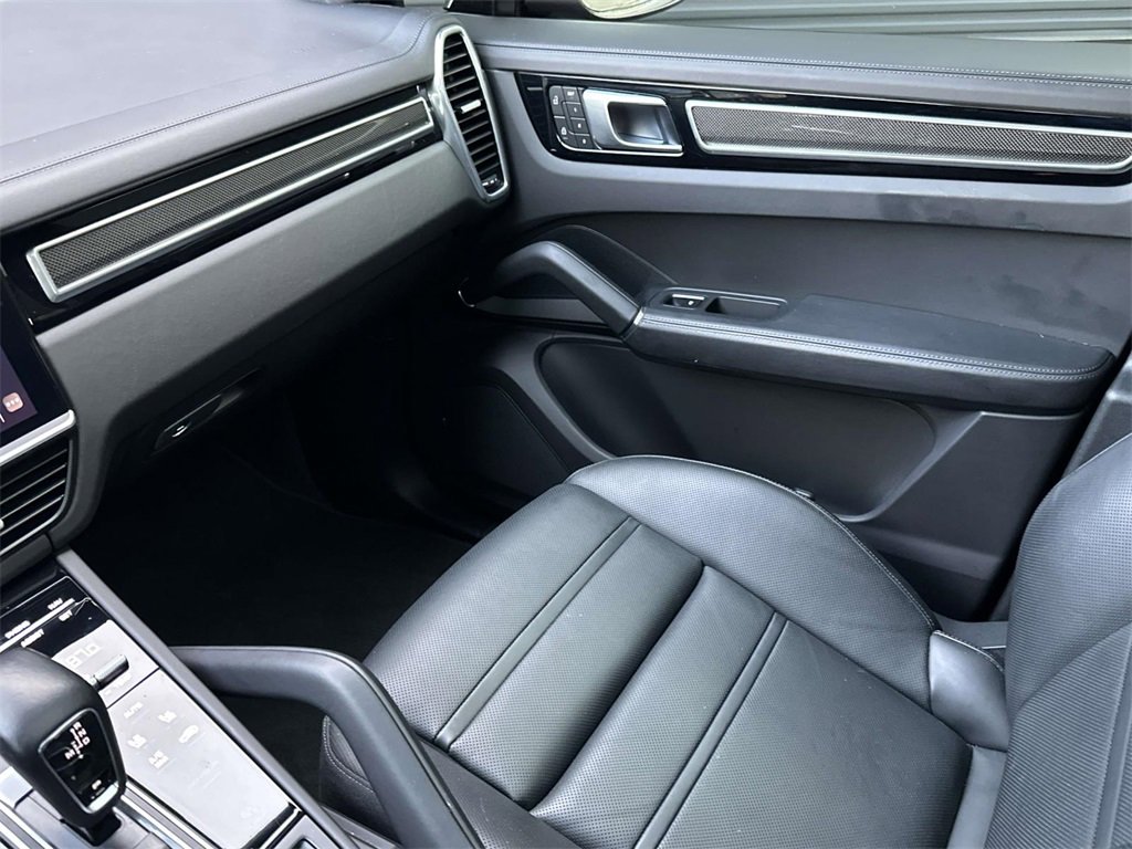 Used 2022 Porsche Cayenne GTS image 31