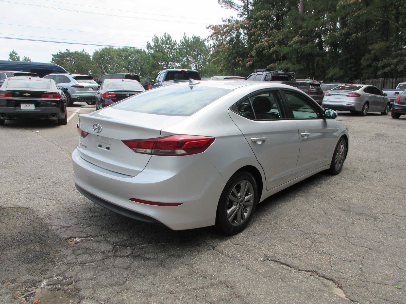 Used 2018 Hyundai Elantra Value Edition w/ Cargo Package FWD image 5