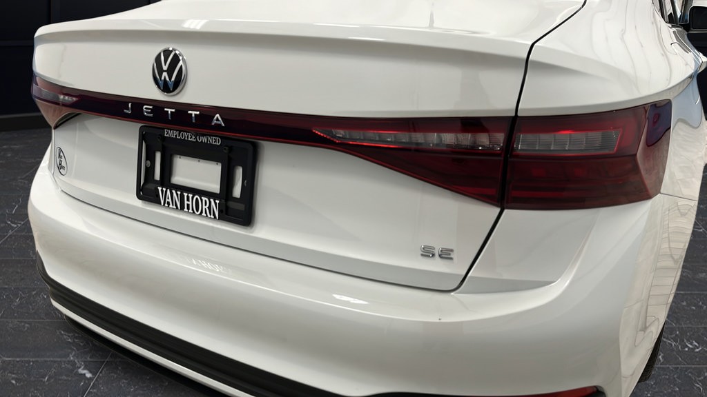 Used 2025 Volkswagen Jetta SE w/ Sunroof Package FWD image 35