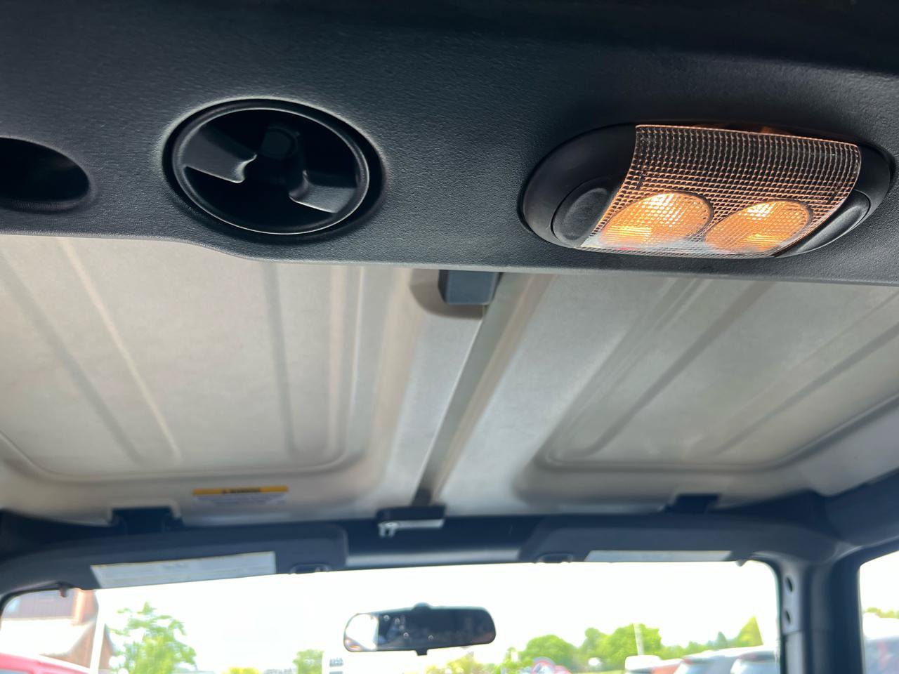 Used 2011 Jeep Wrangler Unlimited Sahara w/ Connectivity Group AWD/4WD image 16