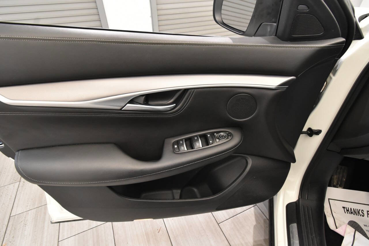 Used 2023 INFINITI QX55 Luxe w/ Cargo Package image 13