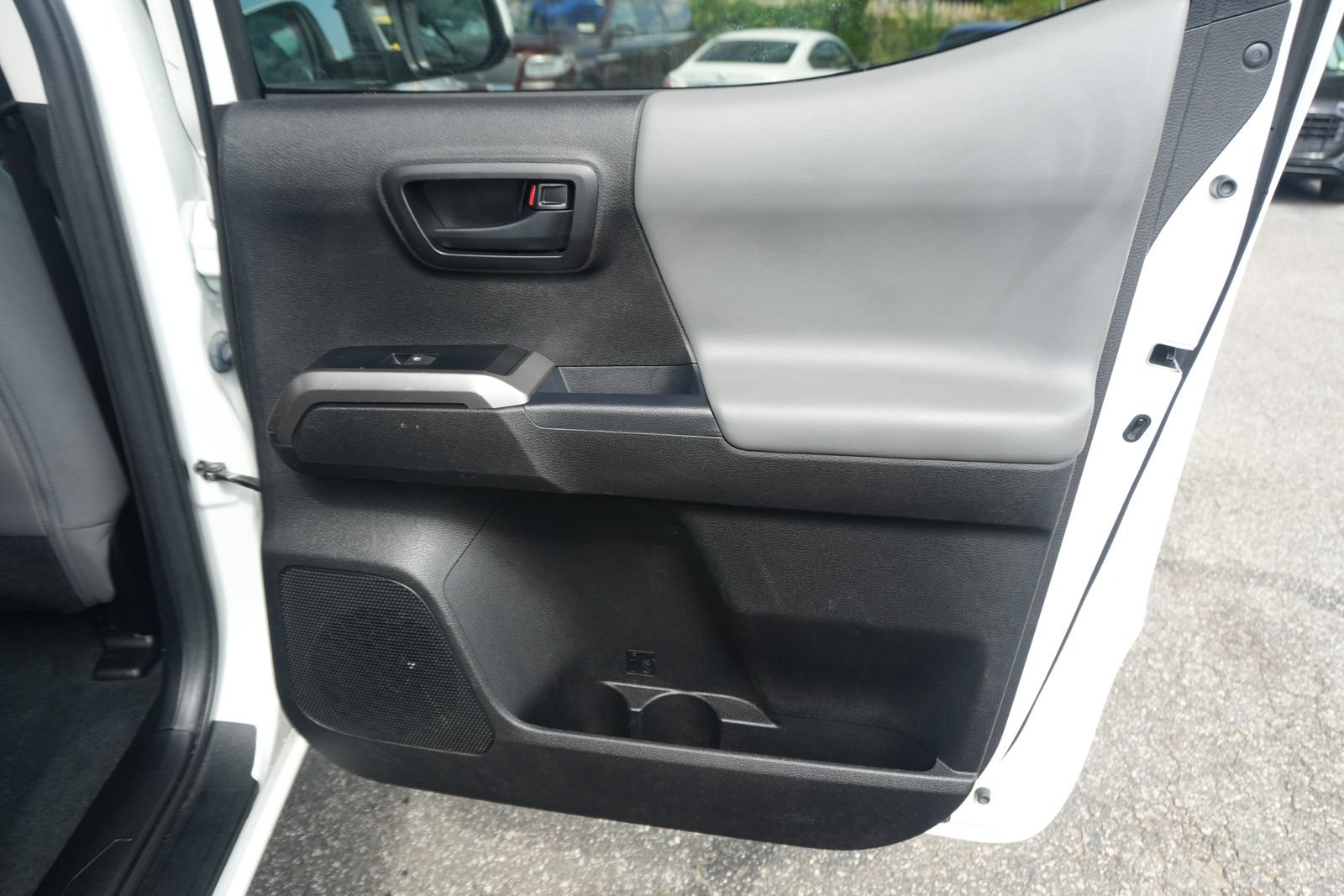 Used 2021 Toyota Tacoma SR5 AWD/4WD image 22