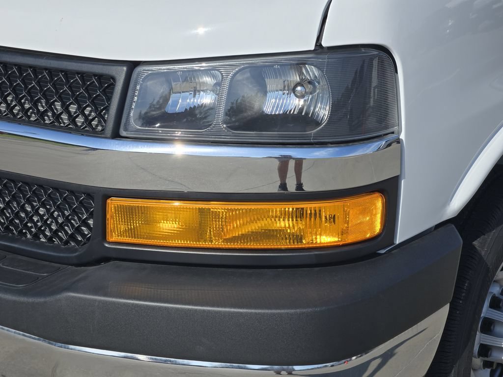 New 2024 Chevrolet Express 3500 w/ Power Convenience Package RWD image 6