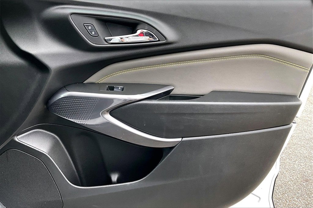 Used 2025 Chevrolet Trax ACTIV w/ Sunroof Package image 22