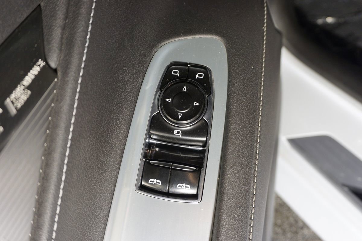 Used 2021 Chevrolet Corvette Stingray Preferred Cpe w/ Z51 Performance Package image 32