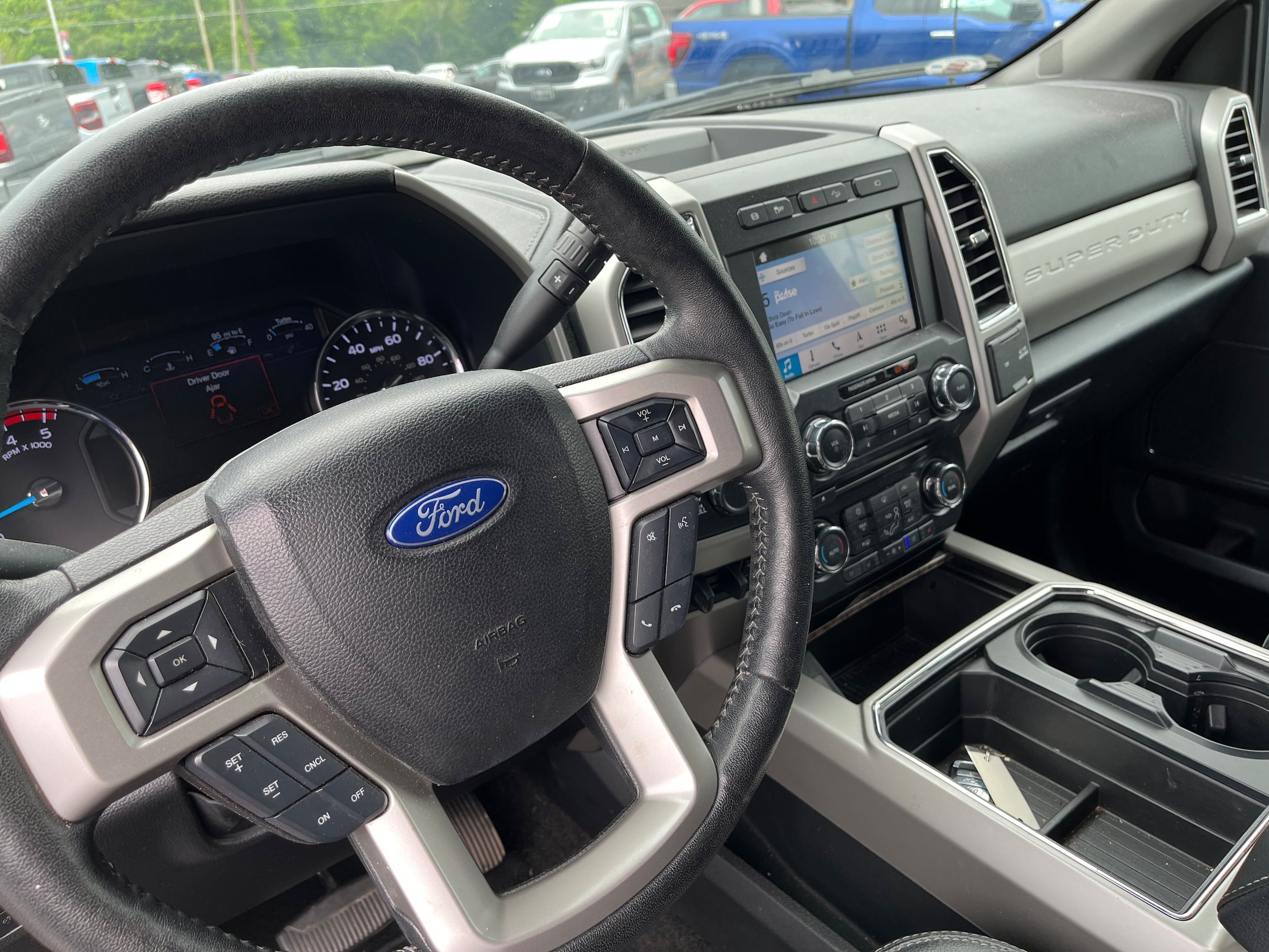 Used 2018 Ford F250 Lariat w/ Lariat Ultimate Package AWD/4WD image 9