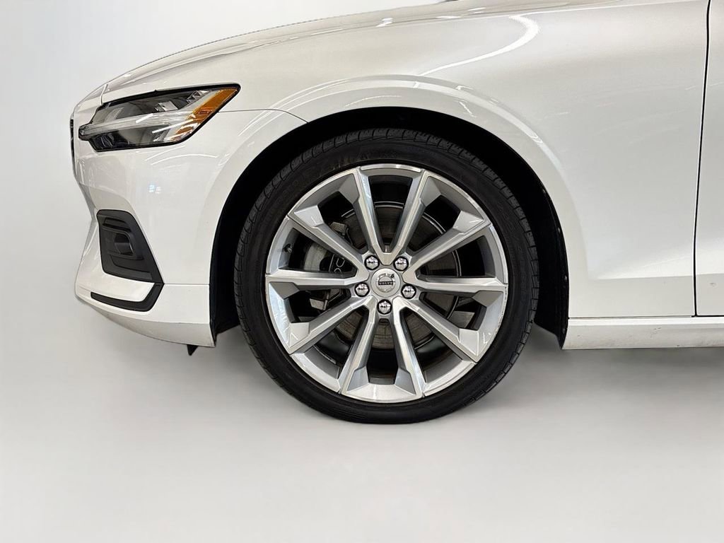 Used 2021 Volvo S60 T5 Momentum image 24