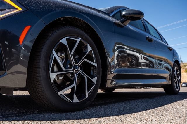 New 2025 Kia K5 EX FWD image 10
