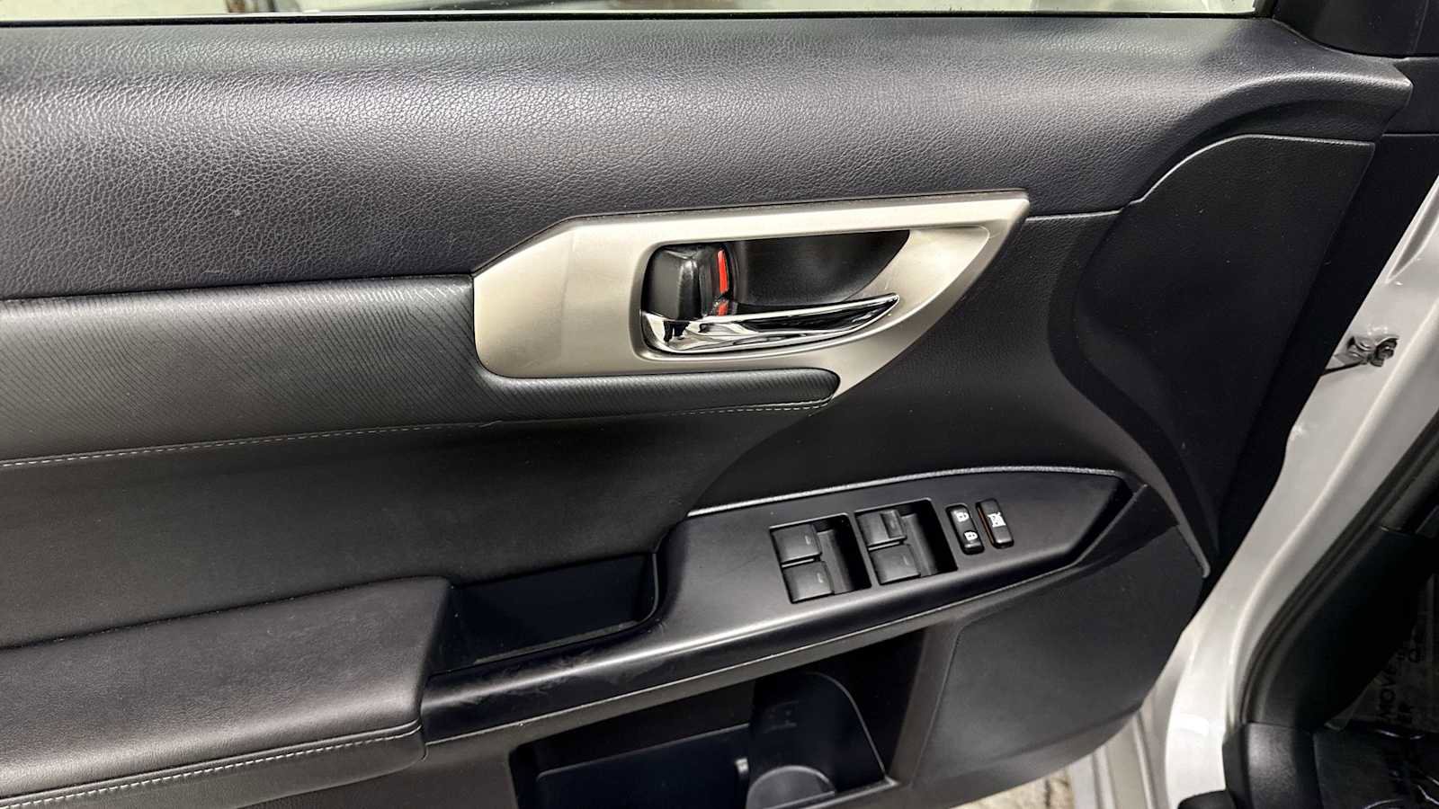 Used 2015 Lexus CT 200h image 15