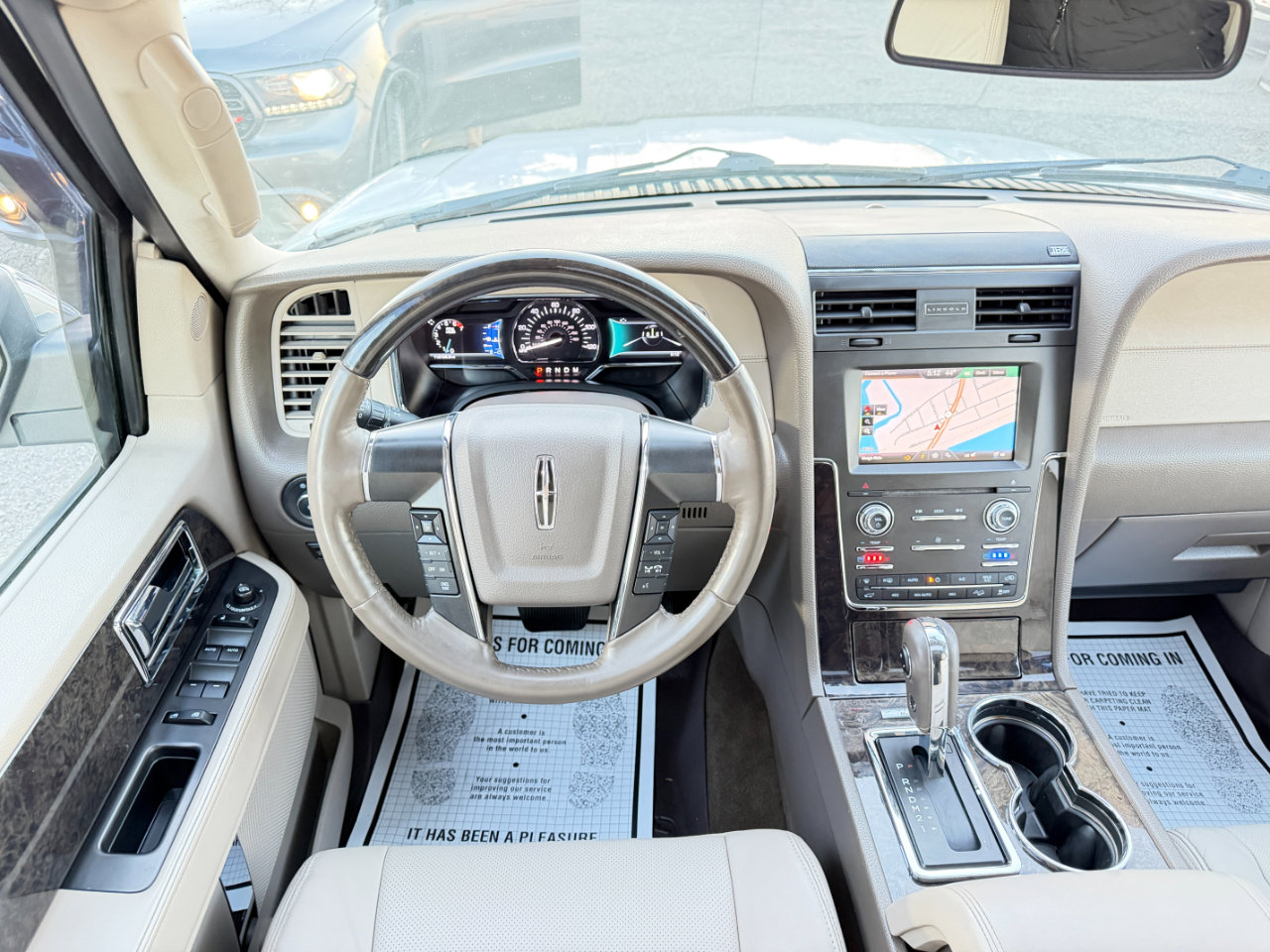 Used 2015 Lincoln Navigator L 4WD image 29