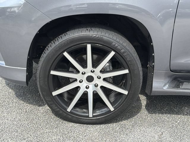Used 2022 Lexus GX 460 Luxury w/ Accessory Package AWD/4WD image 11