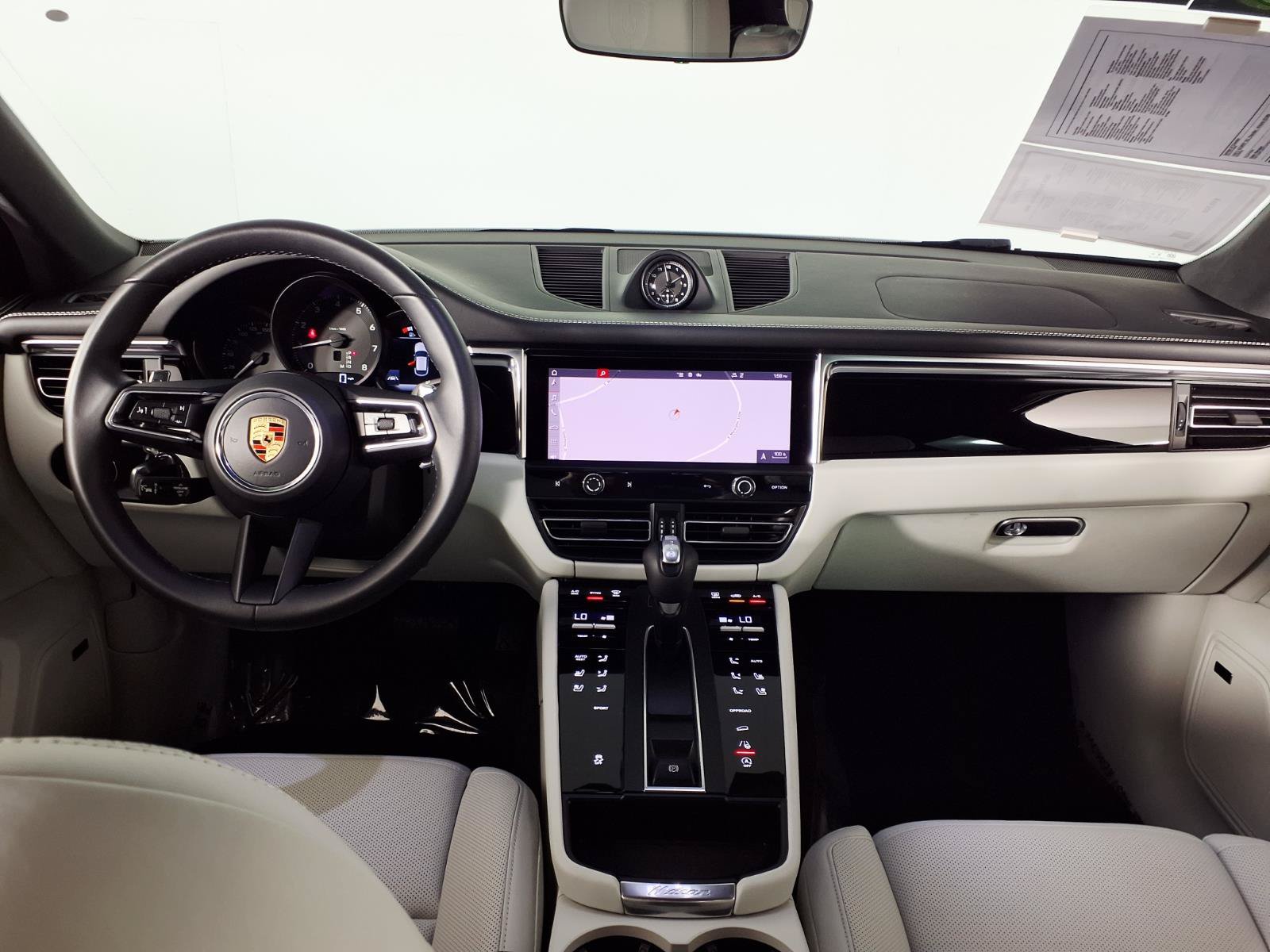 Used 2024 Porsche Macan AWD/4WD image 14