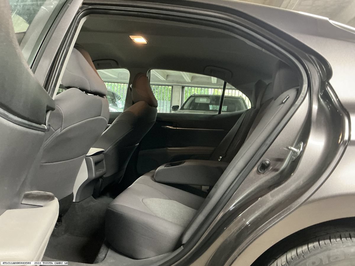 Used 2022 Toyota Camry LE FWD image 8