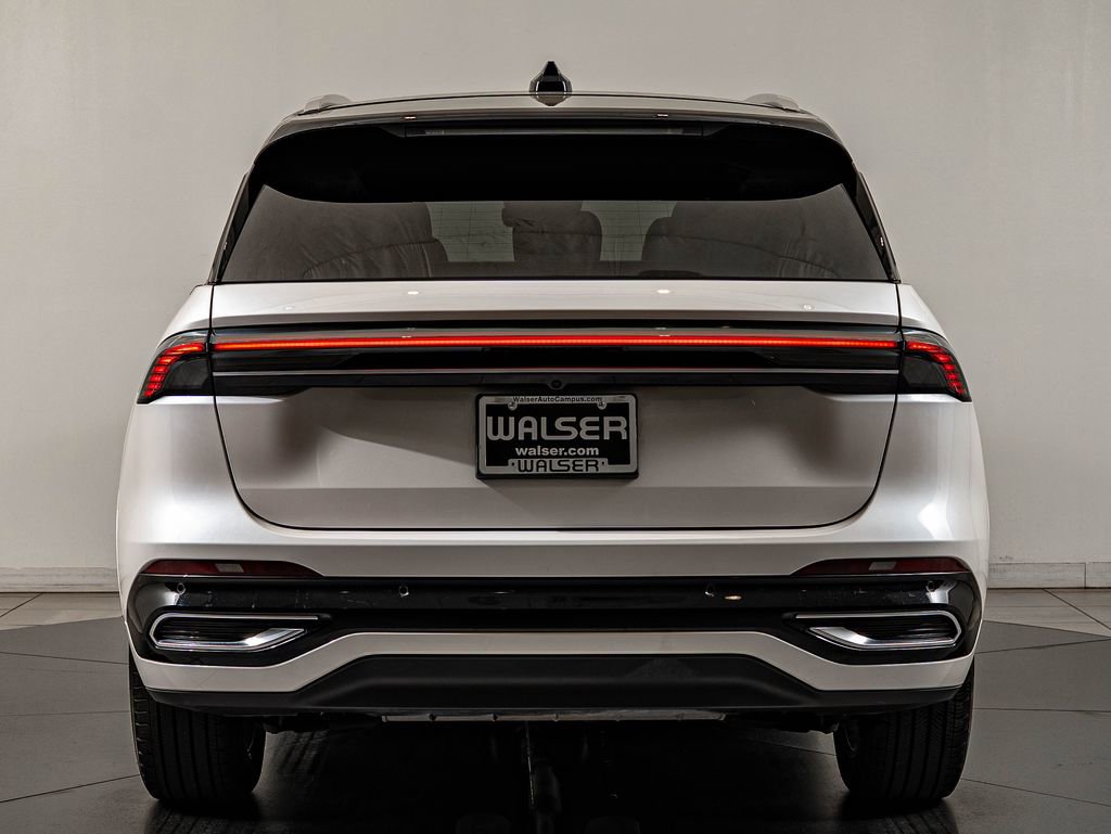 Used 2024 Lincoln Nautilus Reserve w/ Equipment Group 202A image 6