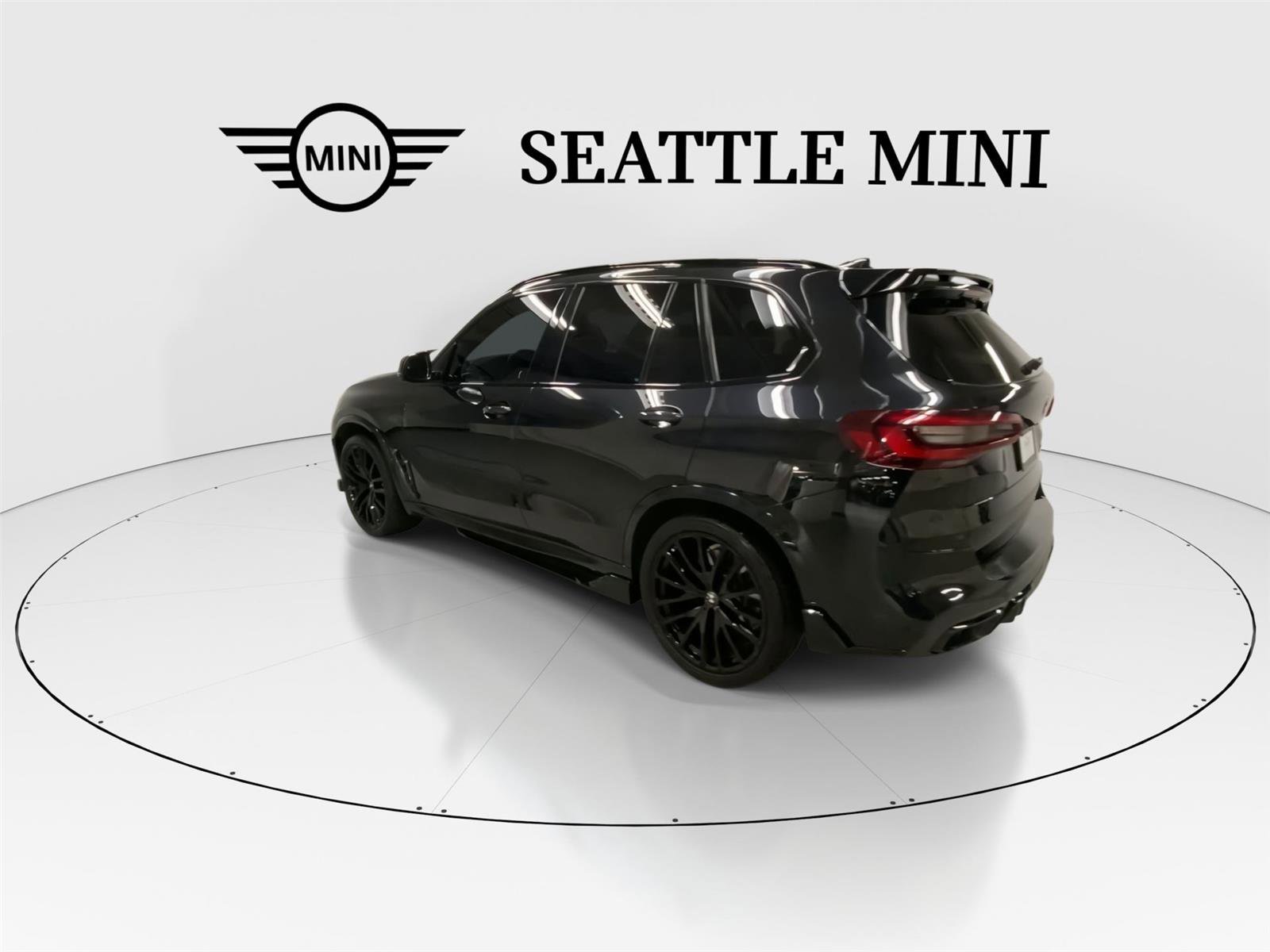 Used 2020 BMW X5 M50i w/ Executive Package image 8