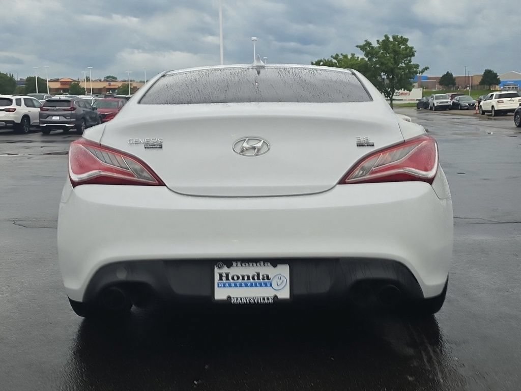 Used 2016 Hyundai Genesis Coupe 3.8 RWD image 6