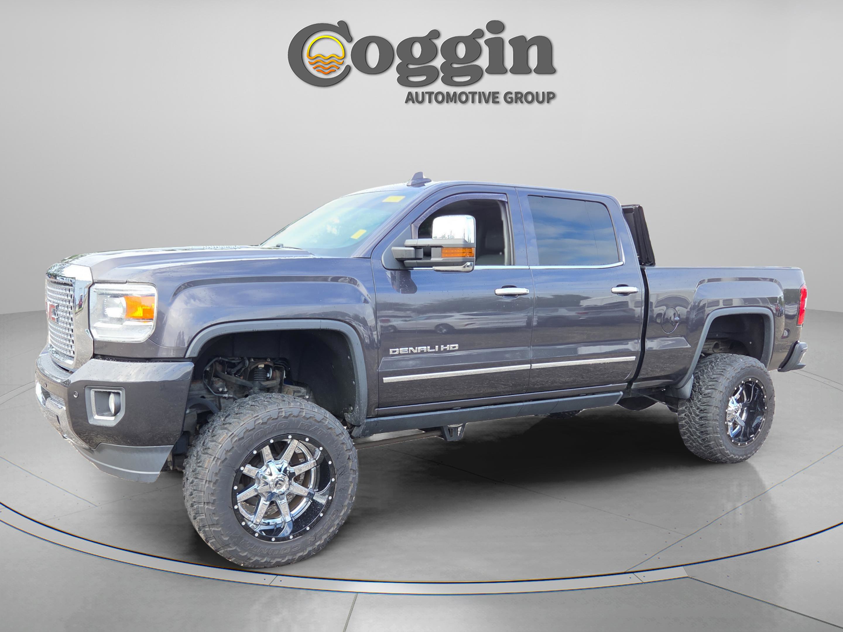 Used 2016 GMC Sierra 2500 Denali w/ Duramax Plus Package AWD/4WD image 1
