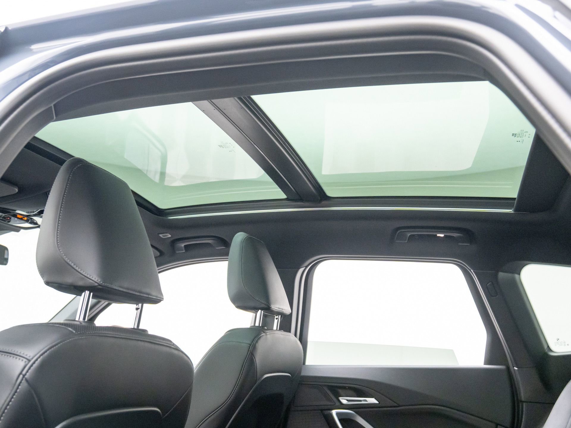 Used 2025 BMW X1 xDrive28i w/ Technology Package image 16