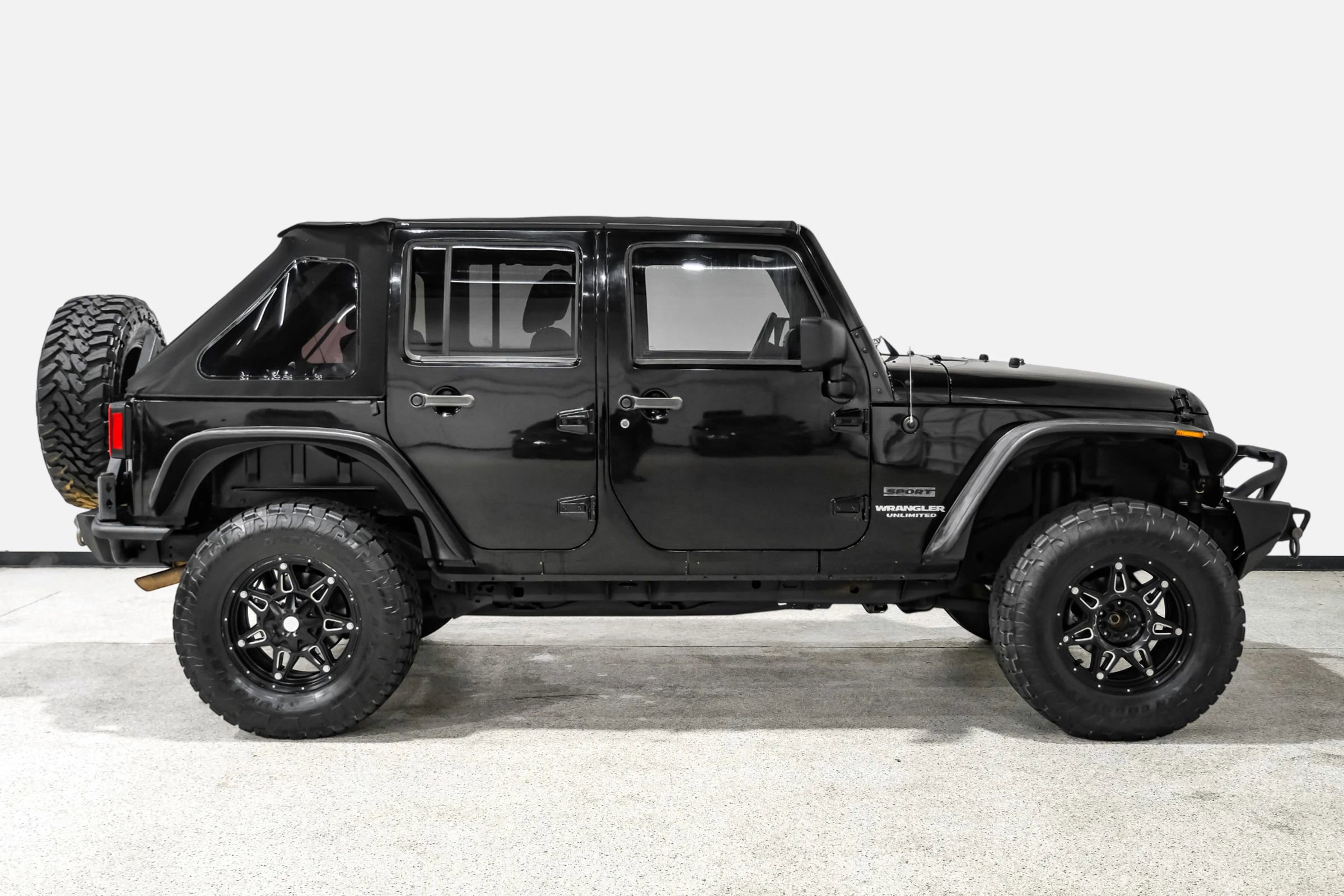 Used 2013 Jeep Wrangler Unlimited Sport AWD/4WD image 5