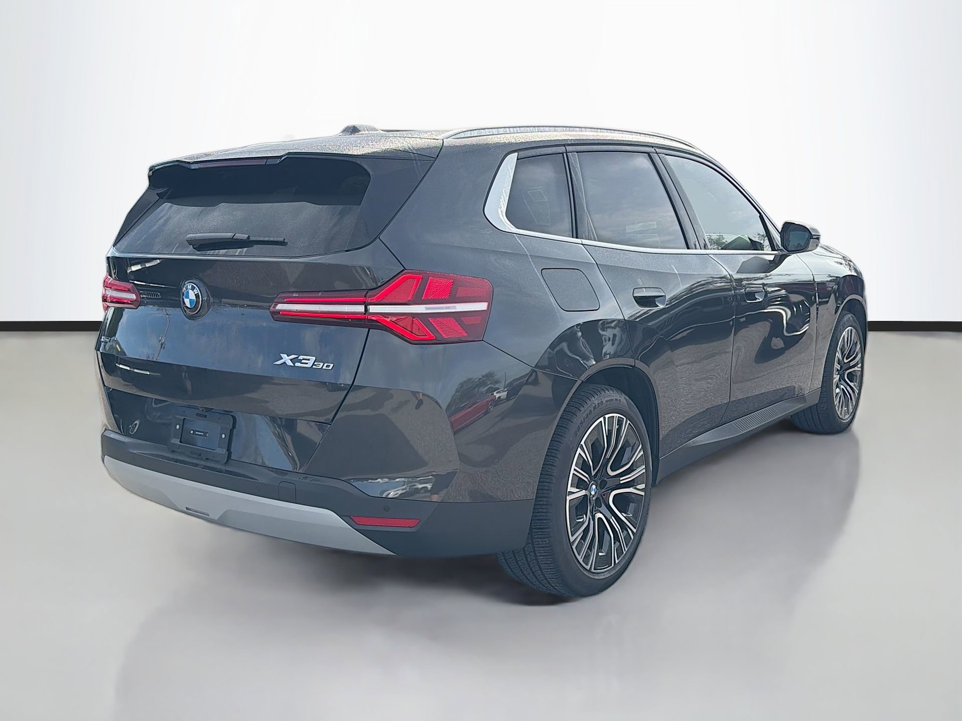 Used 2025 BMW X3 xDrive30i w/ Premium Package image 4